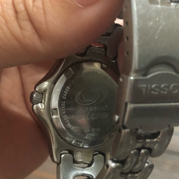 Women’s Fossil Blue Analog Watch - Picture 2 of 4